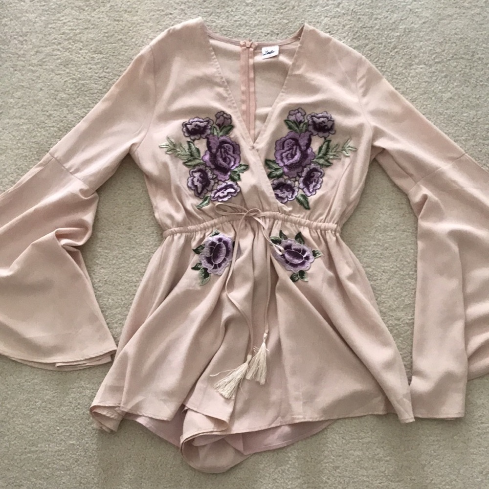 Selfie Leslie Light Pink Floral Romper, Size S